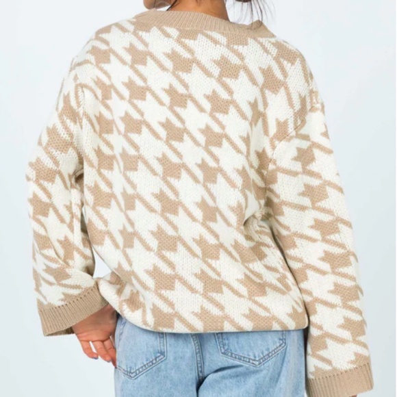 Princess Polly Beige and White Houndstooth Sweater - Picture 2 of 6